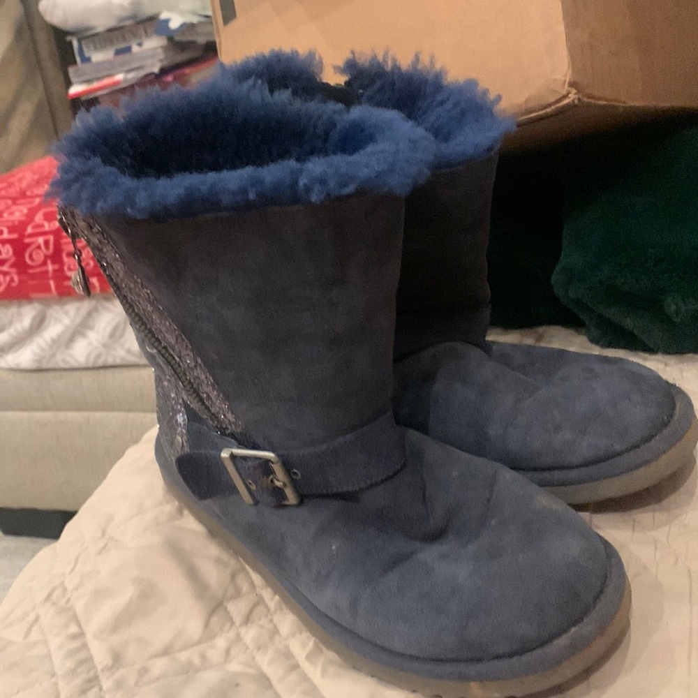Blue uggs